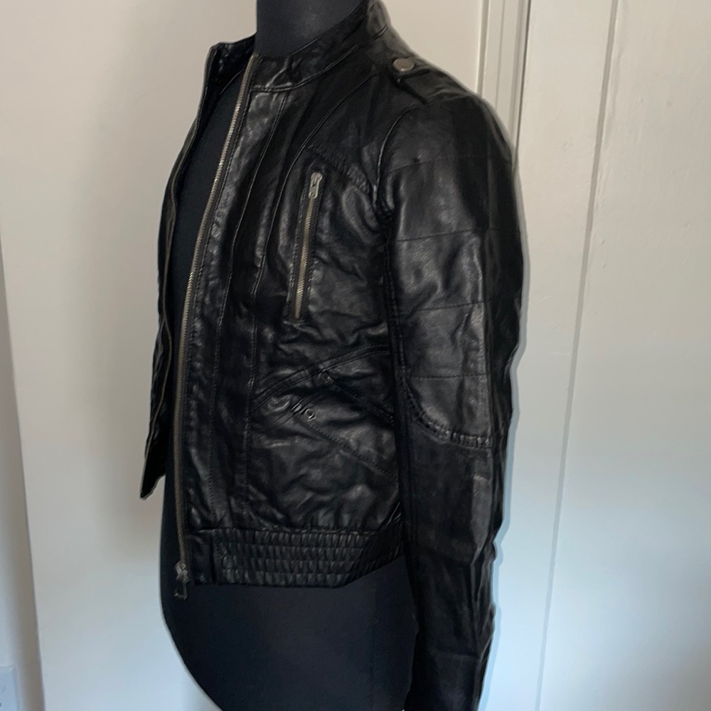 Faux leather jacket. Size medium - Picture 6 of 7